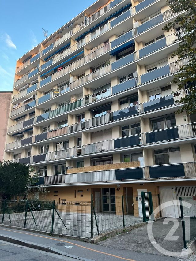 Appartement F4 à vendre - 4 pièces - 62.24 m2 - VILLEURBANNE - 69 - RHONE-ALPES - Century 21 Villa Urbana